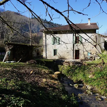 Le Pidro - A Family House With Private Stream And Woodland