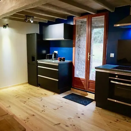 Le Pidro - A Family House With Private Stream And Woodland Feriehus