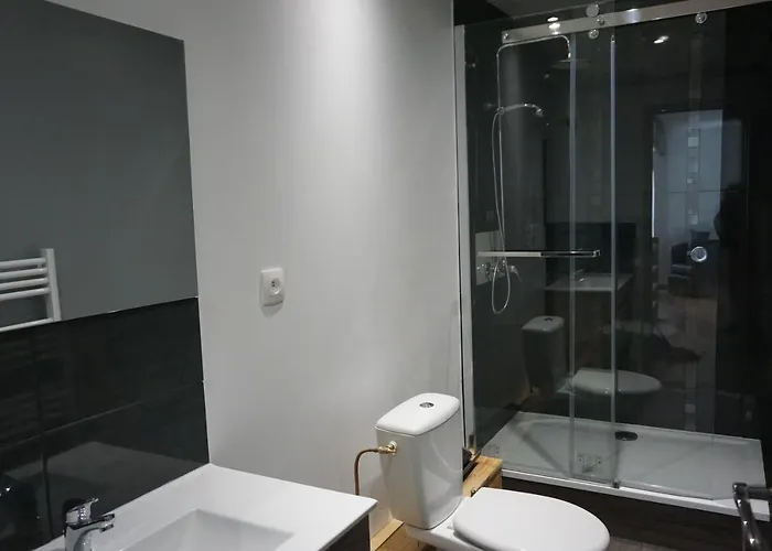 Le Pidro - A Family House With Private Stream And Woodland