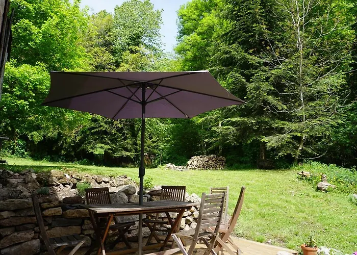 Le Pidro - A Family House With Private Stream And Woodland *